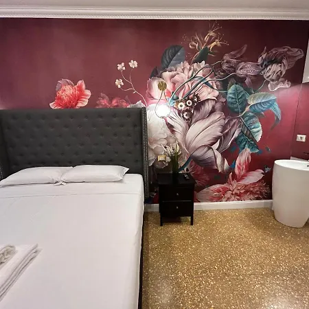 Raffaello's Place Roma
