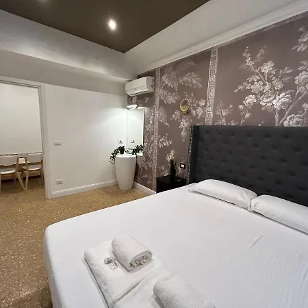 Raffaello's Place *
