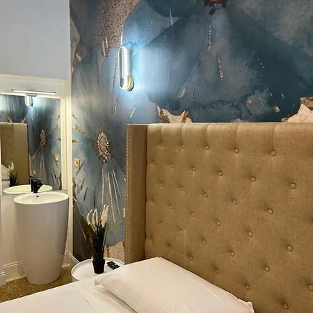 Raffaello's Place * Rome
