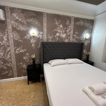 Lägenhet Raffaello's Place