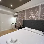 Апартаменты Raffaello's Place *
