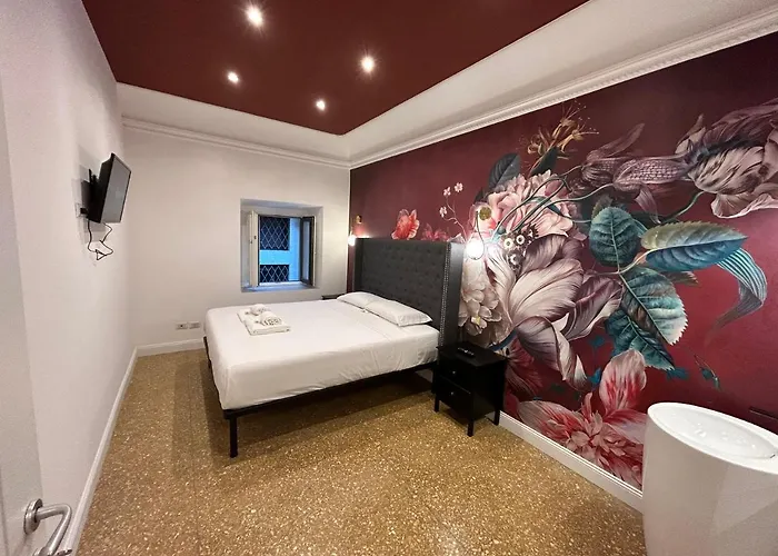 Daire Raffaello's Place